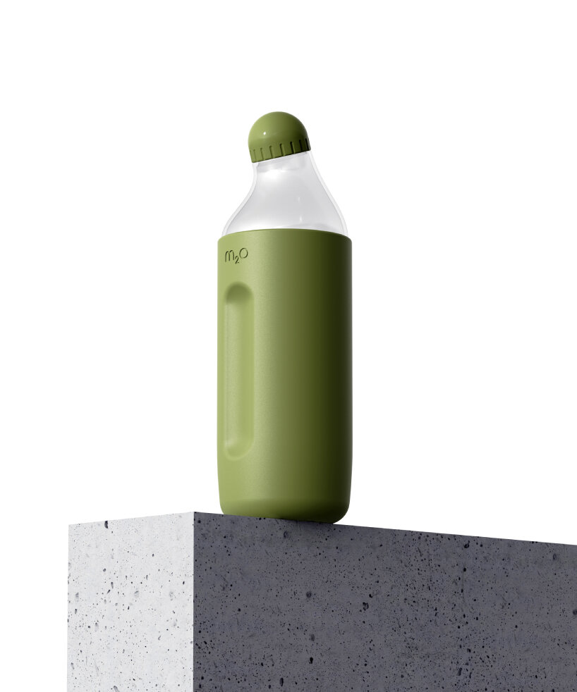 michael young m2O water bottle