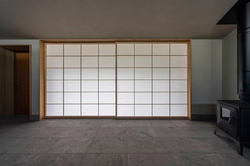 japanese shoji lets sunlight spread within the structure