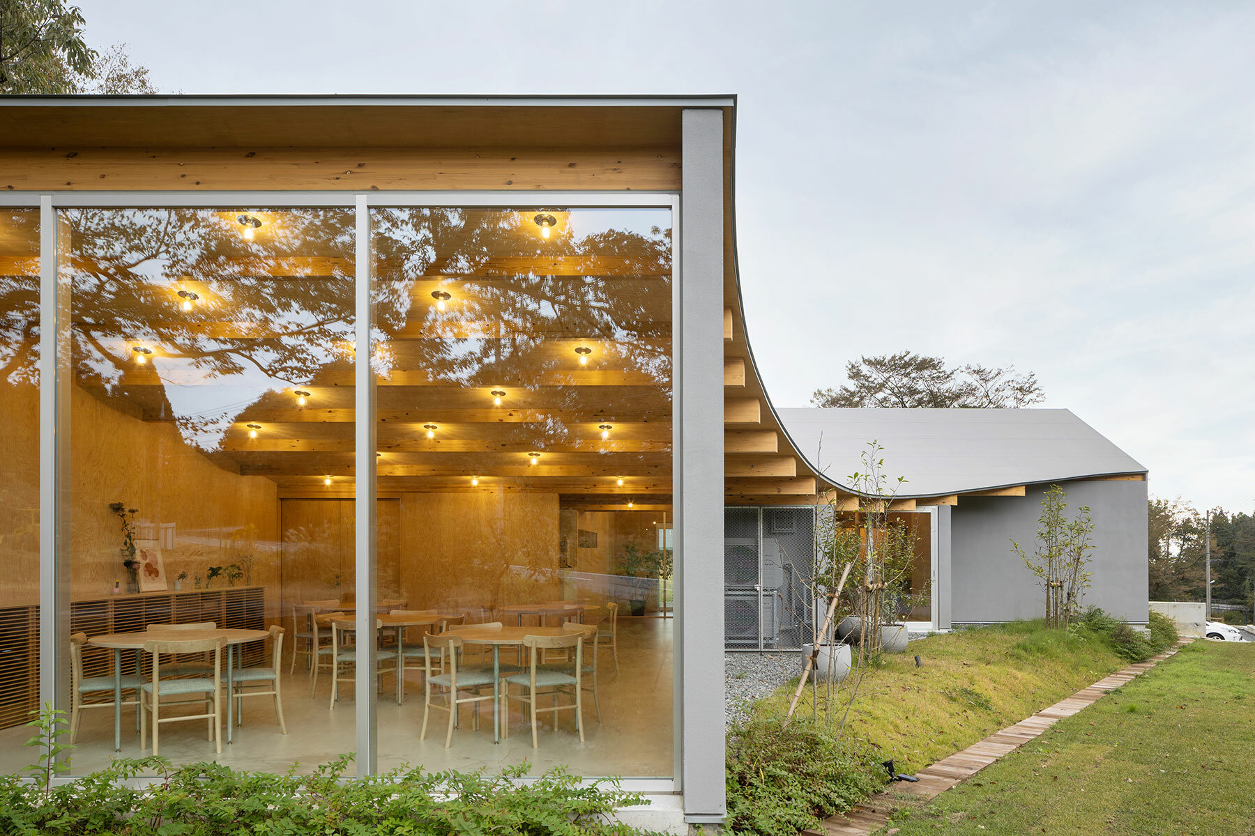 takashige-yamashita-office-reception-hill-japan-designboom-06a
