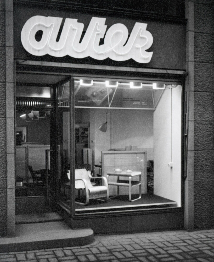 Artek, first showroom, Helsinki, Finland, 1936. Picture credit: ArtekCollection/Alvar Aalto Foundation (page 165)