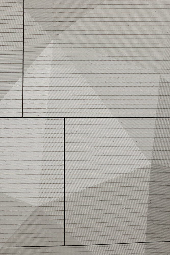 detail shot of the faceted wall