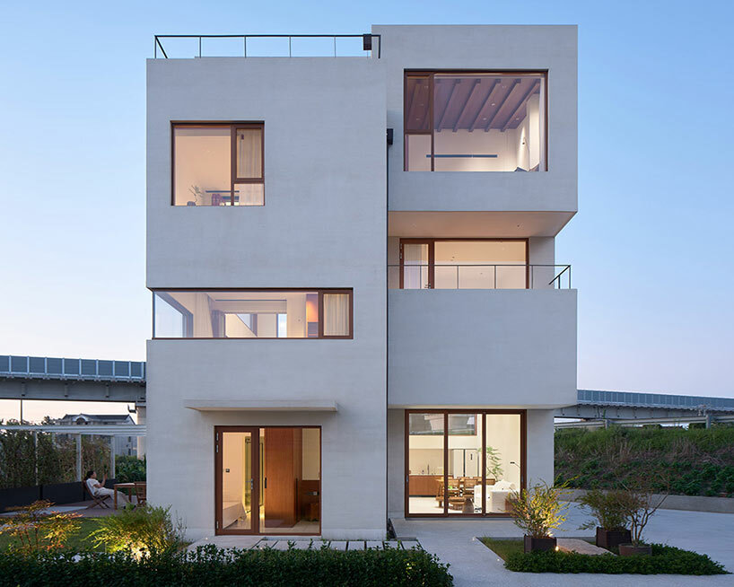 crossing house L&M