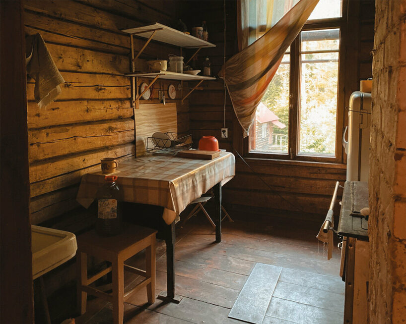 wooden furniture is common in dacha interiors, providing a rustic and inviting ambiance