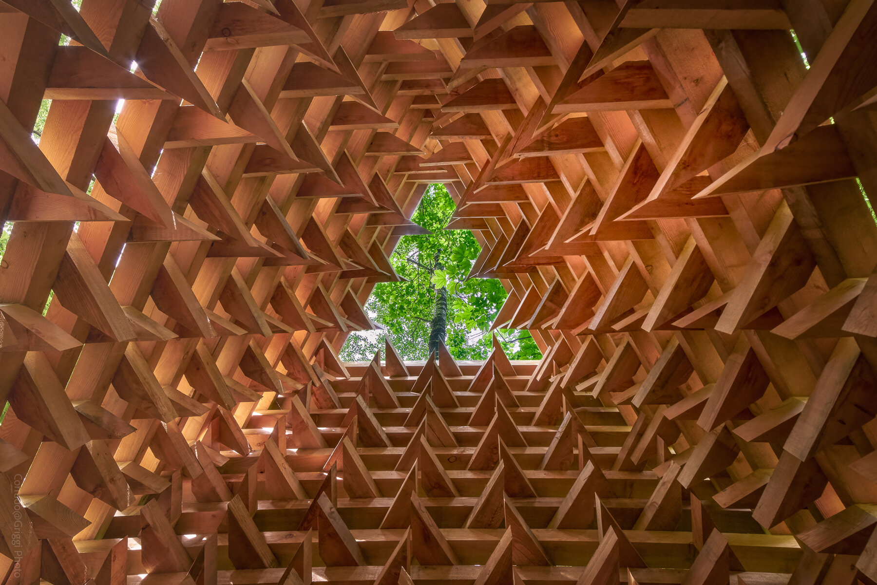 davide-macullo-ispace-timber-installation-swiss-alps-designboom-18000