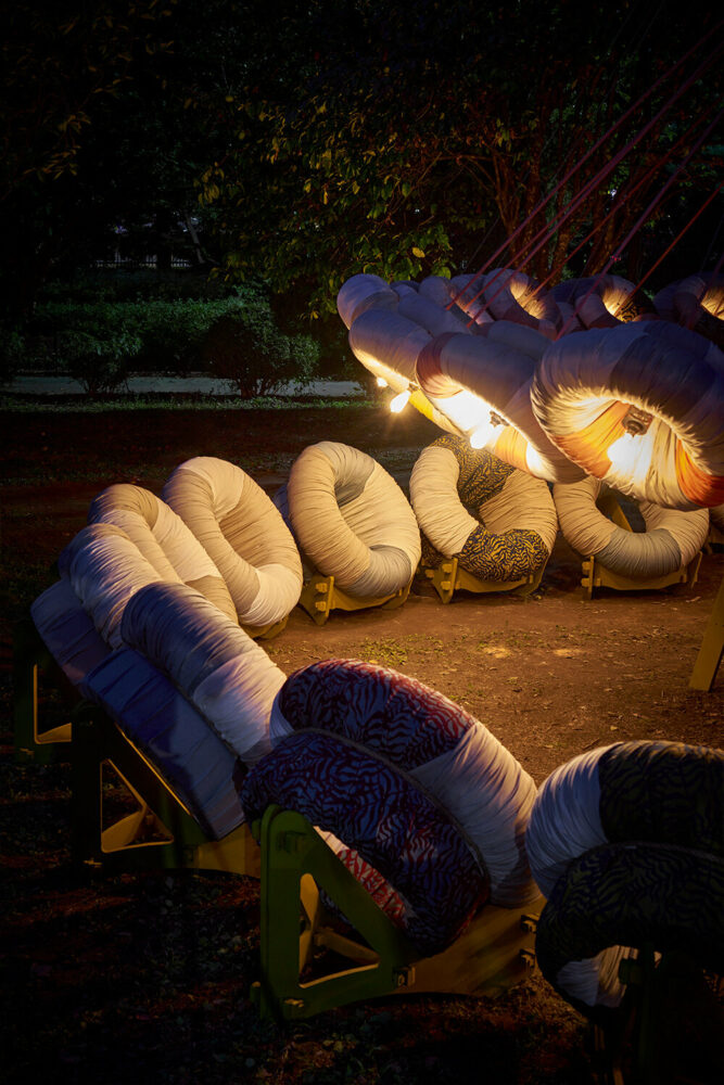 thanks to the lamp units, users can still enjoy reading a book