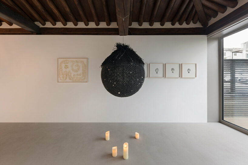 Obscure Rotating Reflective Running Black Cube-Handle Faucets – Scaly Squircles #17 (2023)