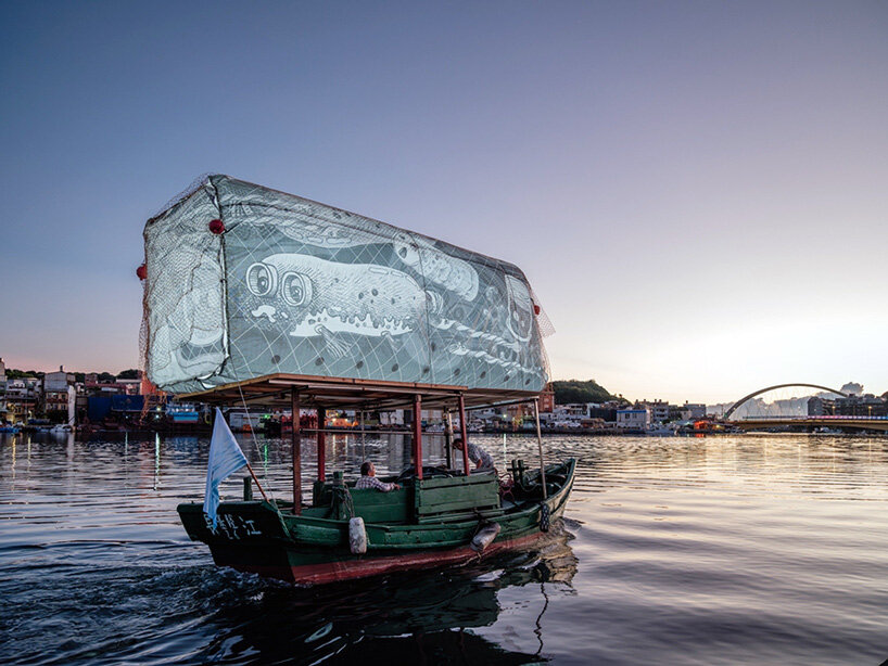 modern ocean wildlife