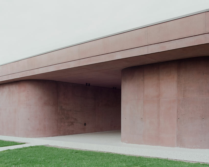 image by Simone Bossi