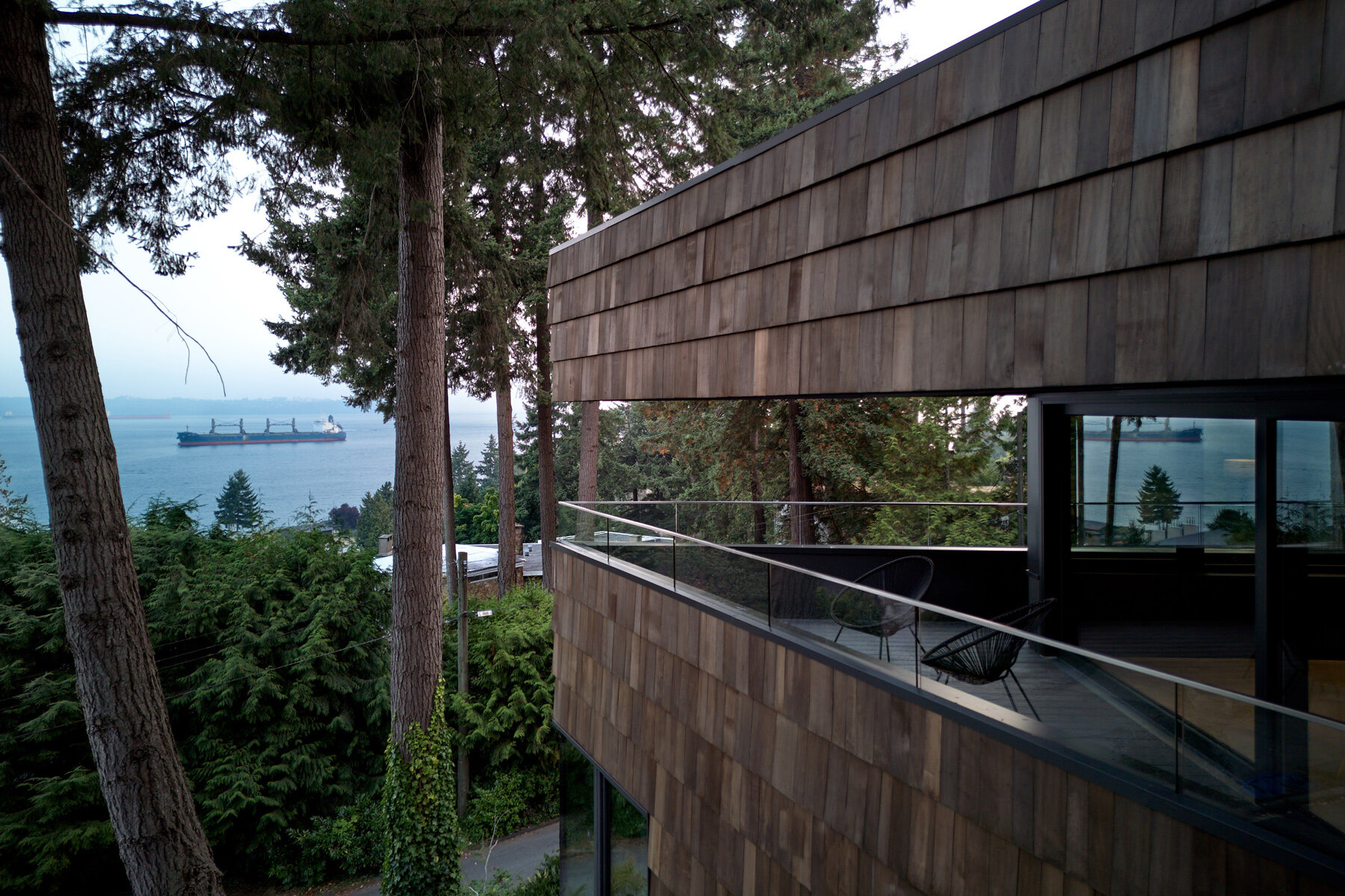 triangular-pool-the-phoenix-house-canadian-coastline-darcy-jones-architects-designboom-21800
