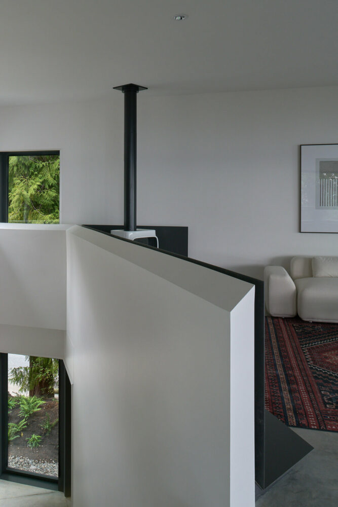 the interior hosts a more open and spacious area