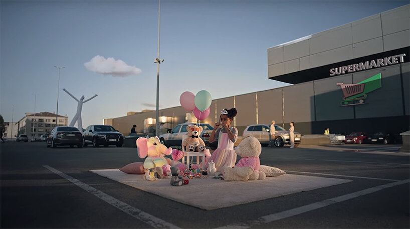 urban architect reviews bolt's feels like home video that challenges car-centricity - 3
