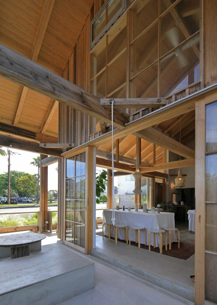 the open-concept design provides a sense of freedom from any spatial restrictions