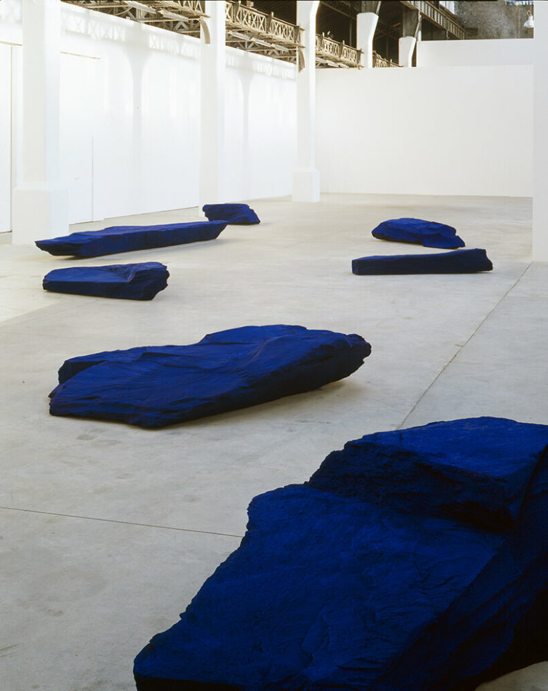 Anish Kapoor, Angel (1990)