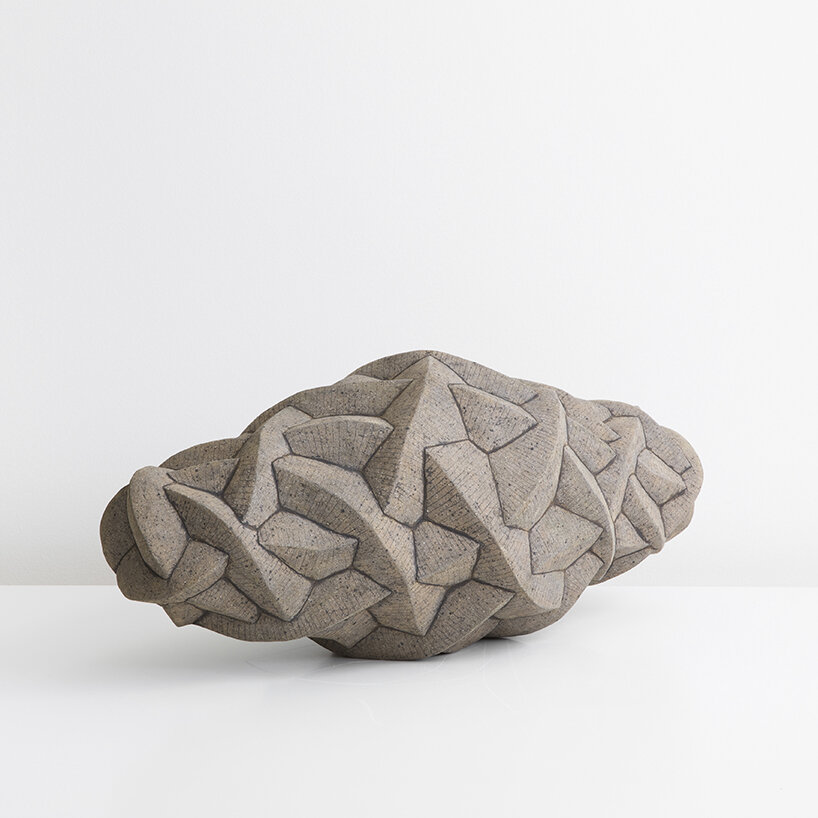 Sekki Vase (2015) by Shingo Takeuchi | image courtesy Carwan Gallery