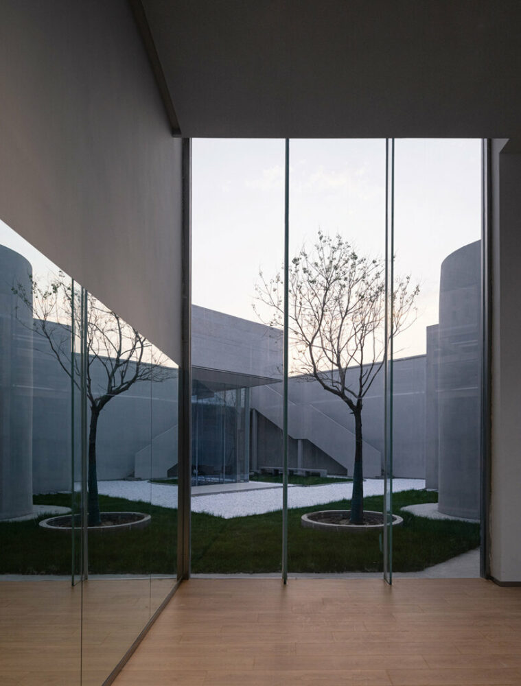 the green area fosters connectivity and inspiration in daily work