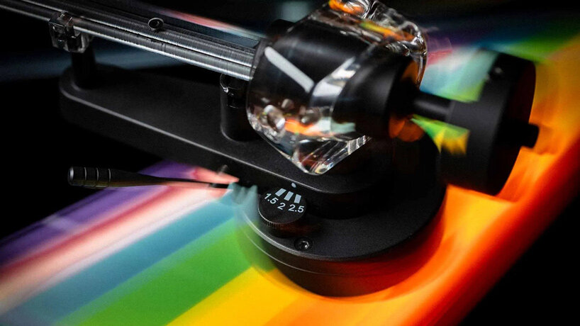 the dark side of the moon limited-edition turntable spins pink floyd's classic