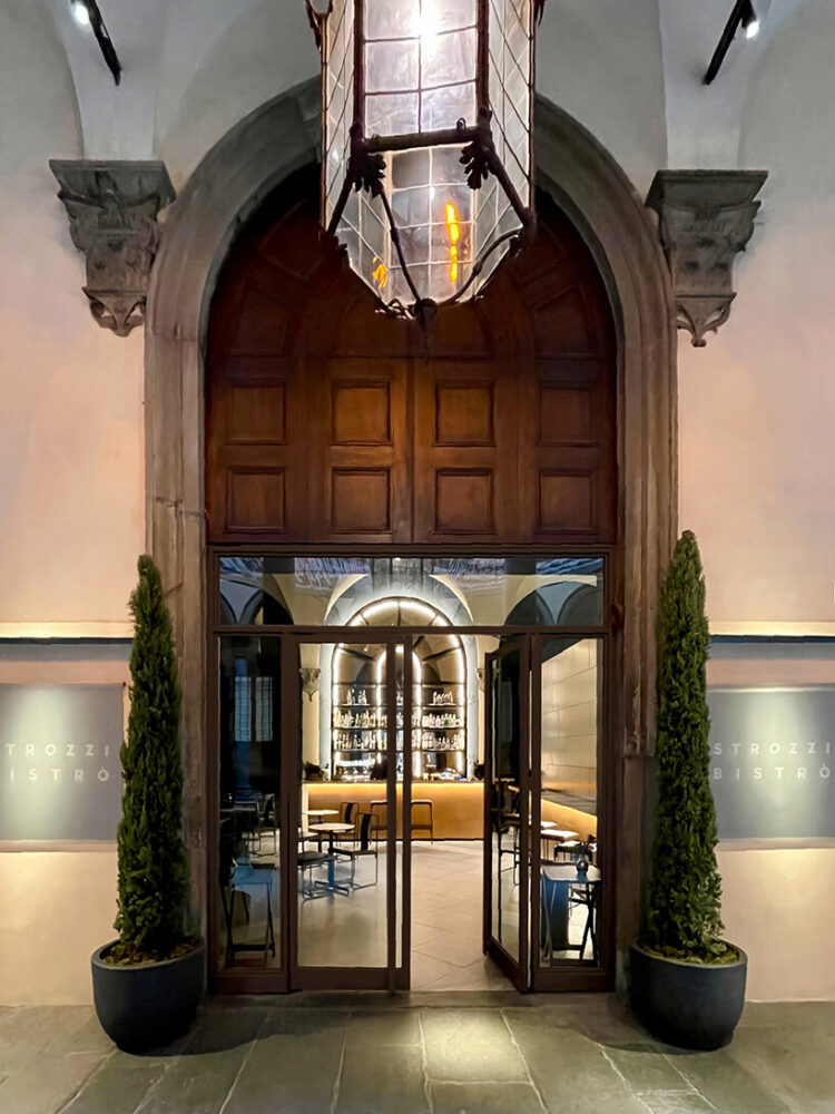 entrance to Strozzi Bistrò