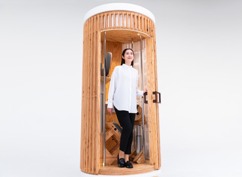 giraffenap standing sleeping pods