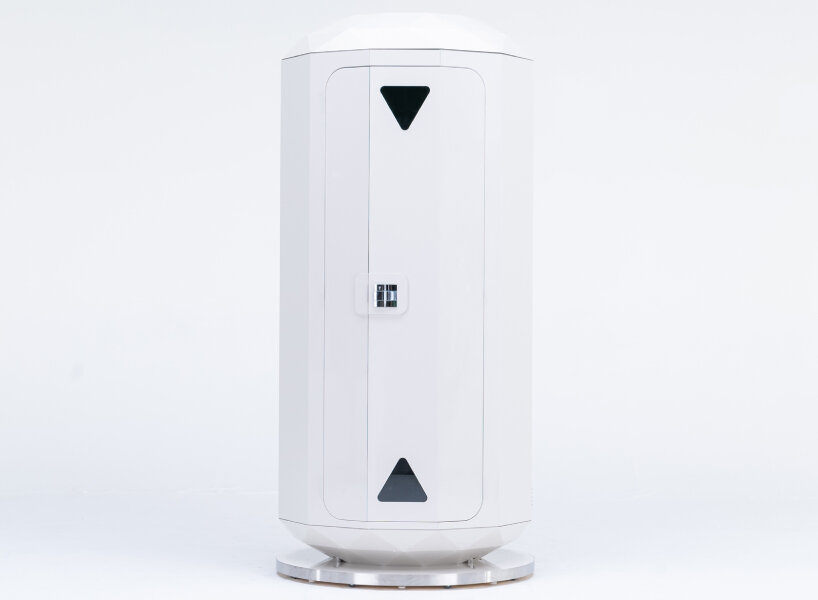 giraffenap standing sleeping pods