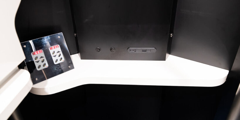 giraffenap standing sleeping pods