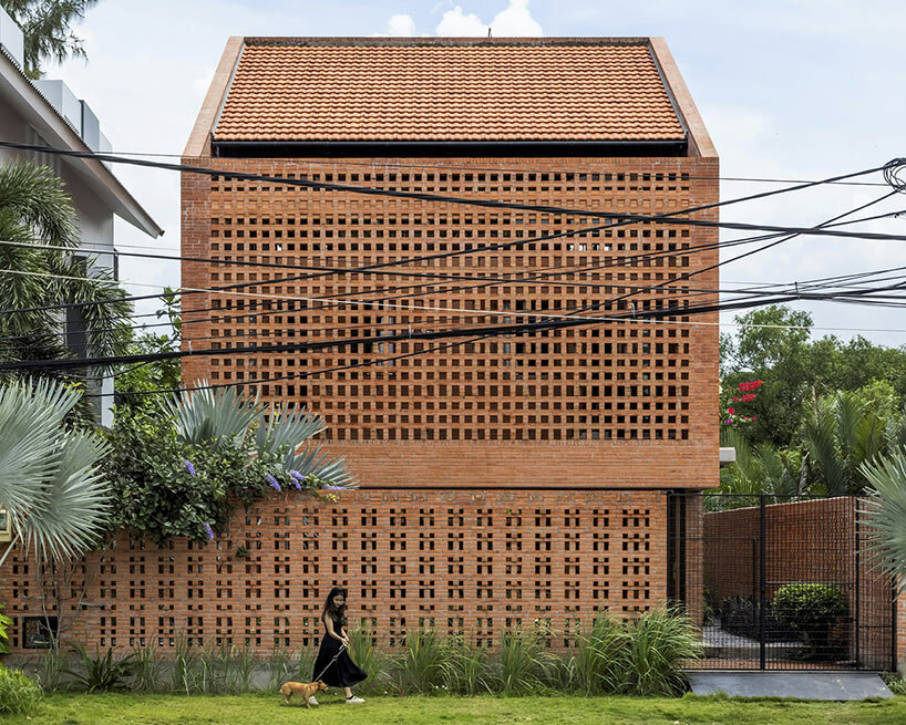 nhà bè tropical space