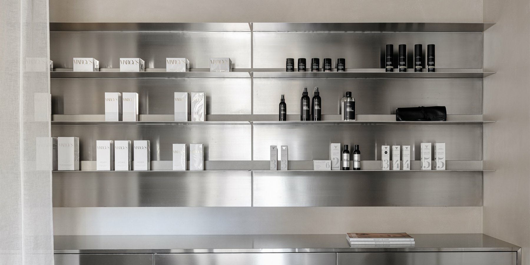 serdar-kambarov-studio-da-bureau-moscow-designboom-1800-2