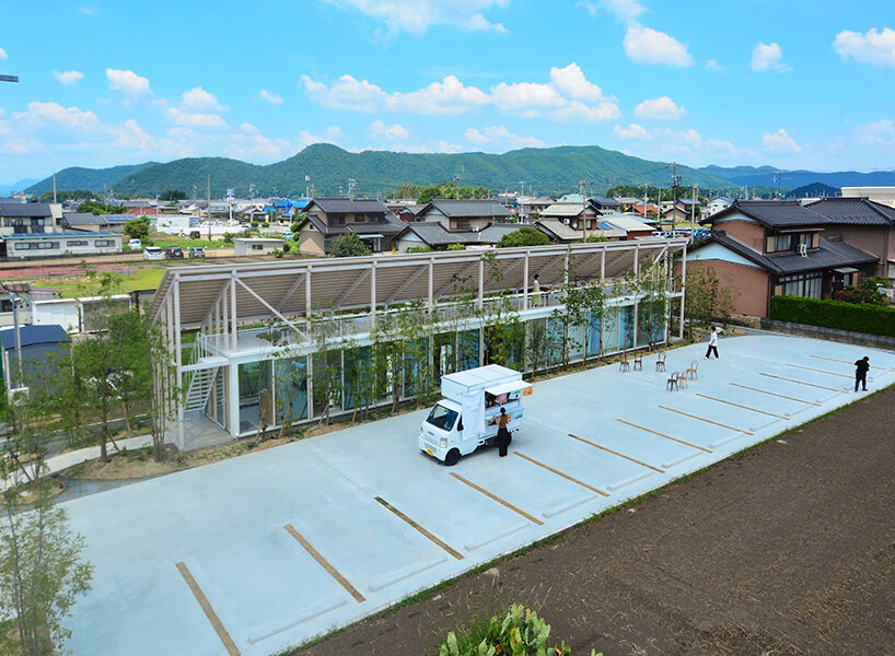 single-slope roof forms open terrace for studio velocity's japanese beauty salon 