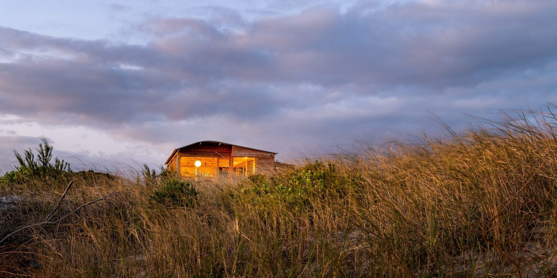 timber-clad-dune-house-klg-architects-south-africa-designboom-1800-3