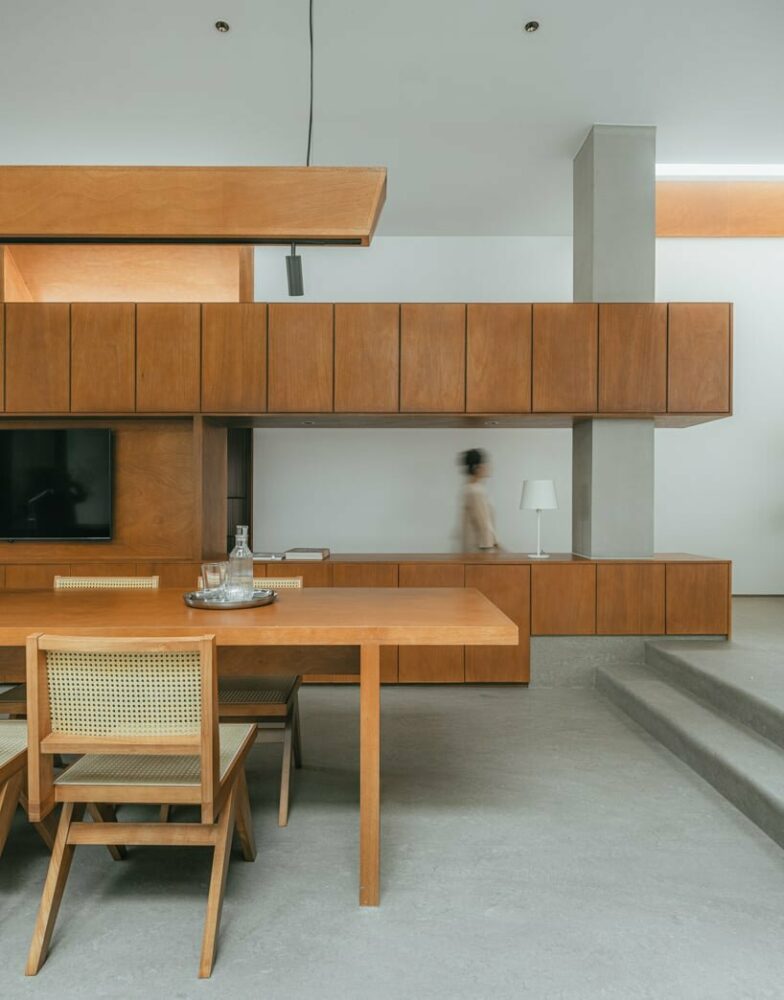 entrance hall - kitchen