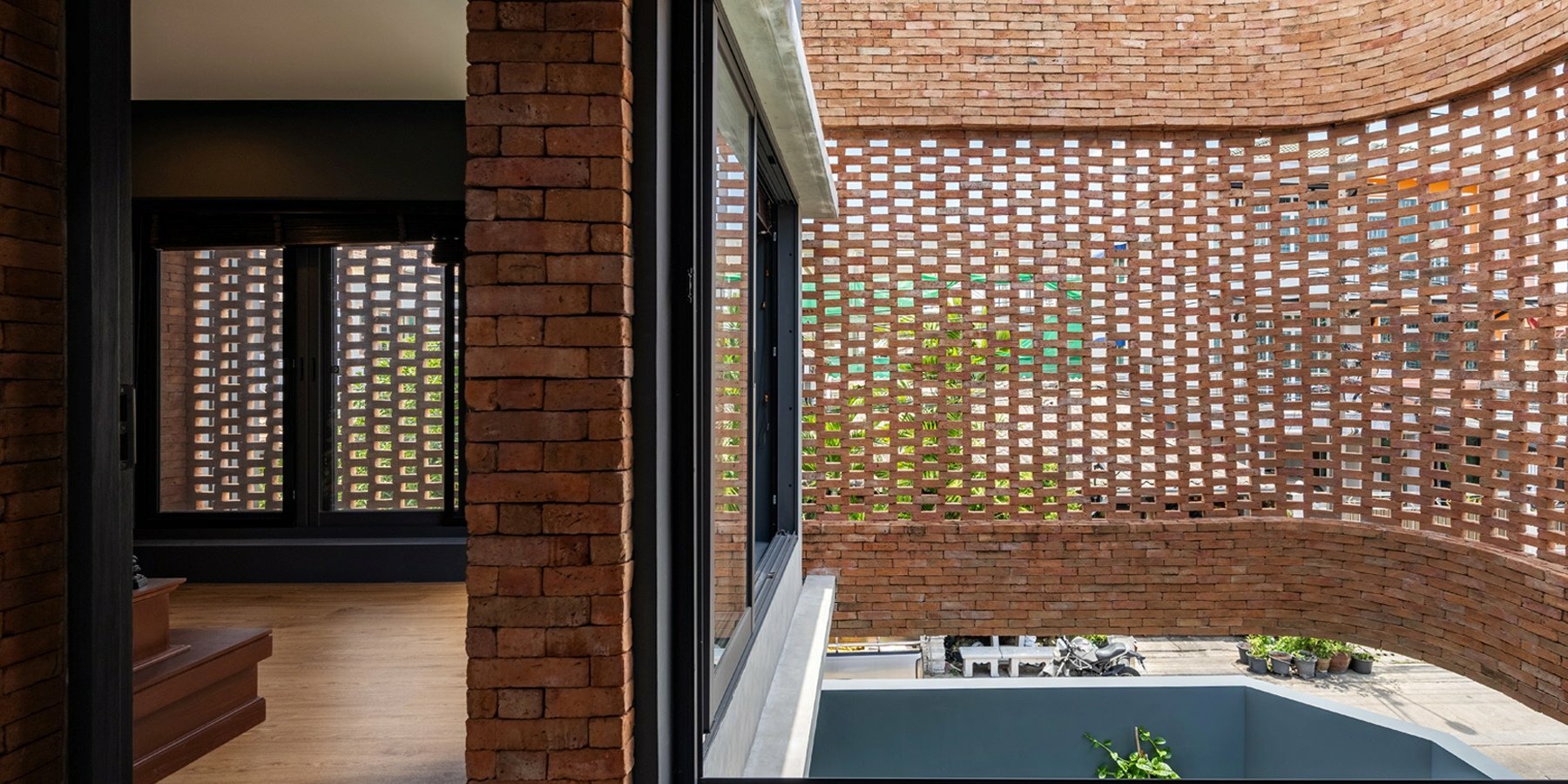 myj-house-bodinchapa-architects-bangkok-brick-designboom-1800-3
