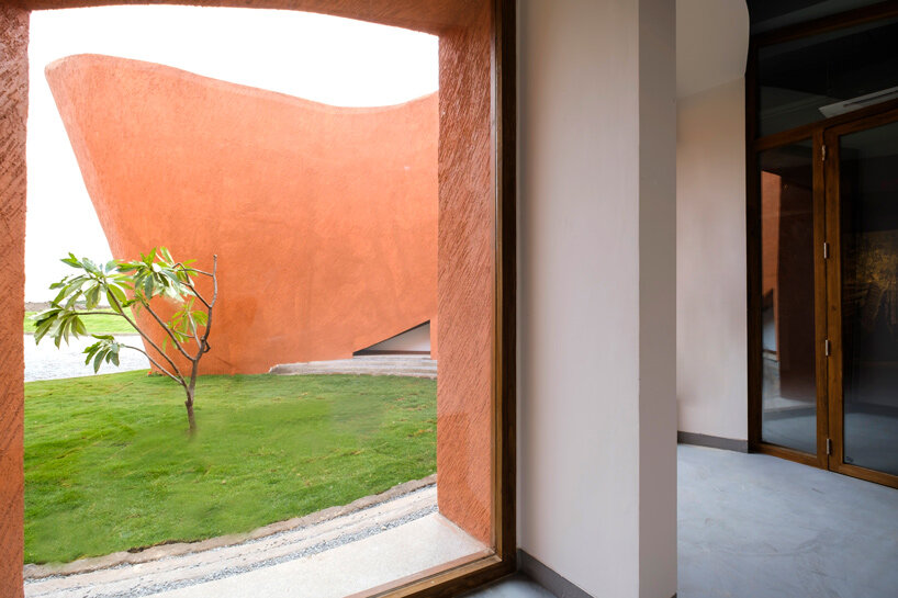 sP+A's hampi art labs in india unfolds with an undulating architecture