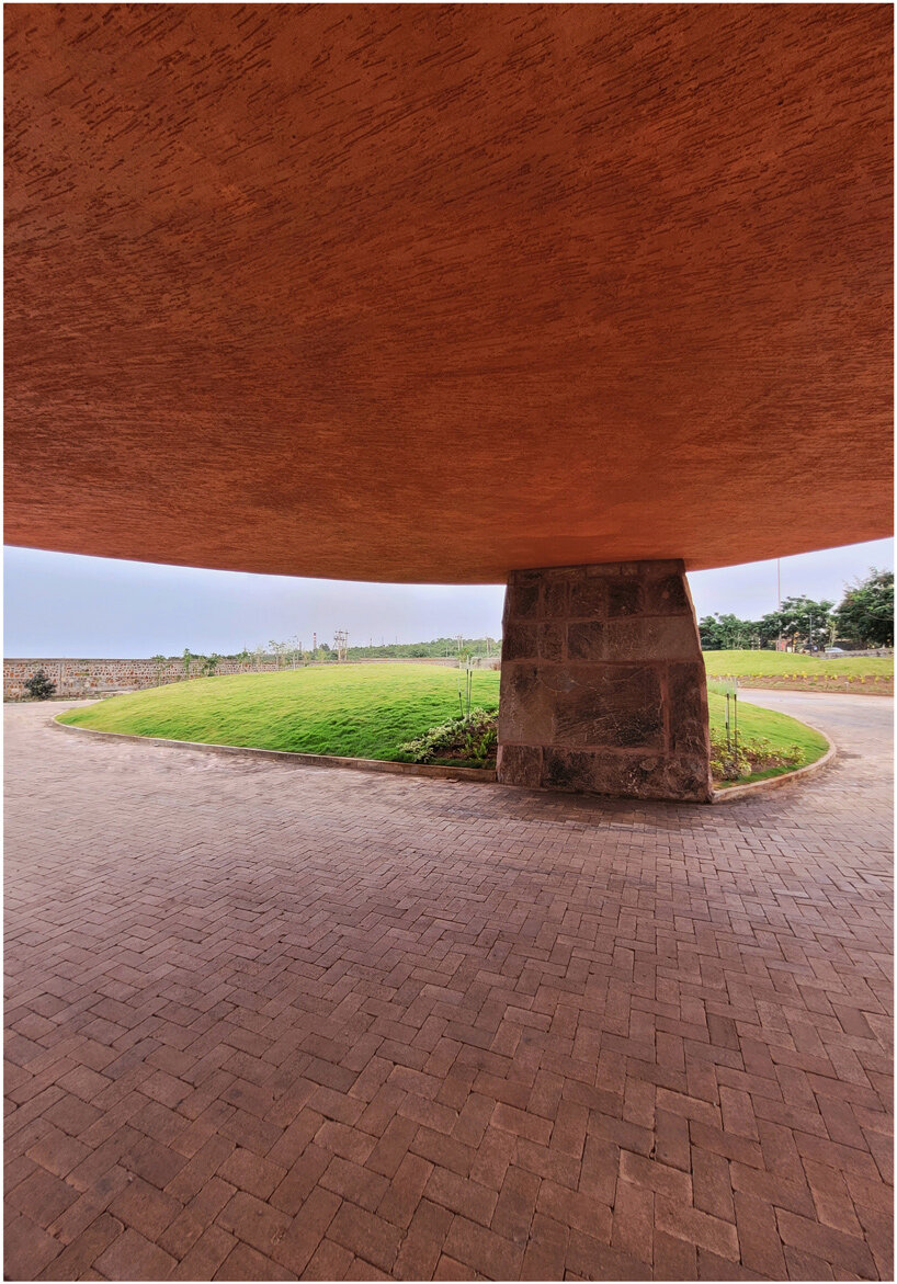 wandering through the undulating architecture of sP+A's hampi art labs in india