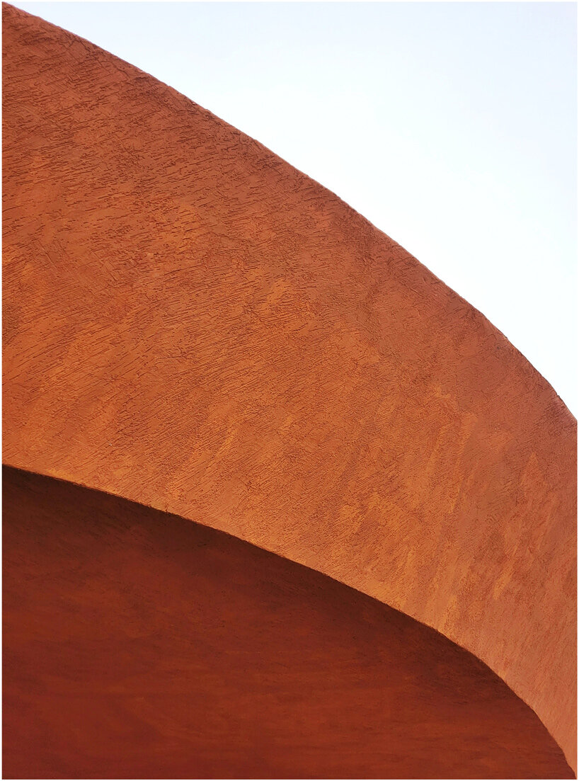 wandering through the undulating architecture of sP+A's hampi art labs in india