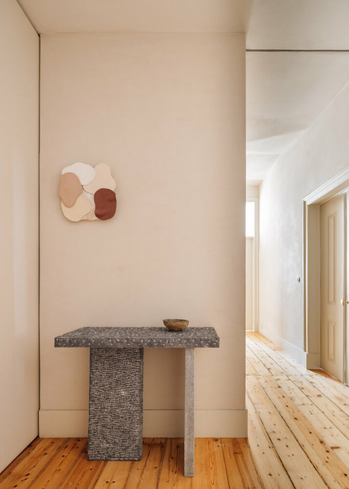 entrance ‘The Dolmen’ console by Studio Gameiro