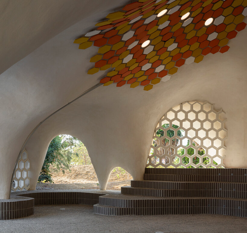 vaulted pavilion E4 introduces modern classroom concept for outdoor learning