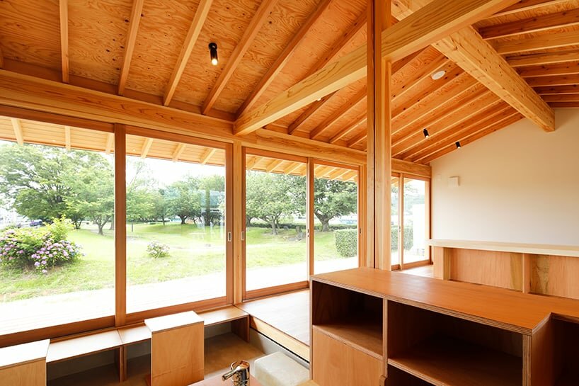 the rafters extend toward the park