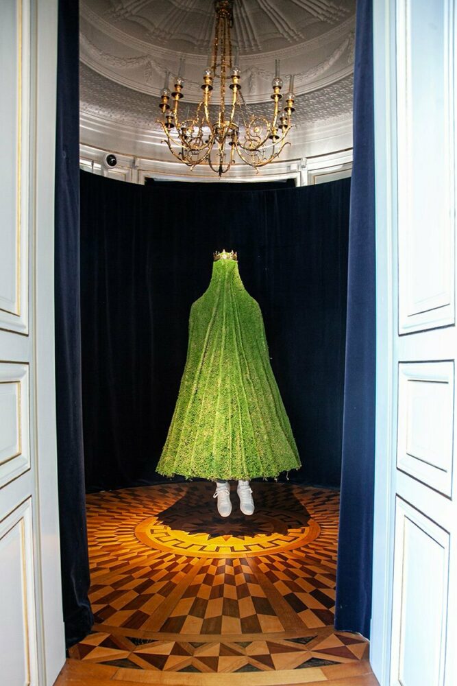 a haunted room with Ghost King, covered in a crowned plant moss drape