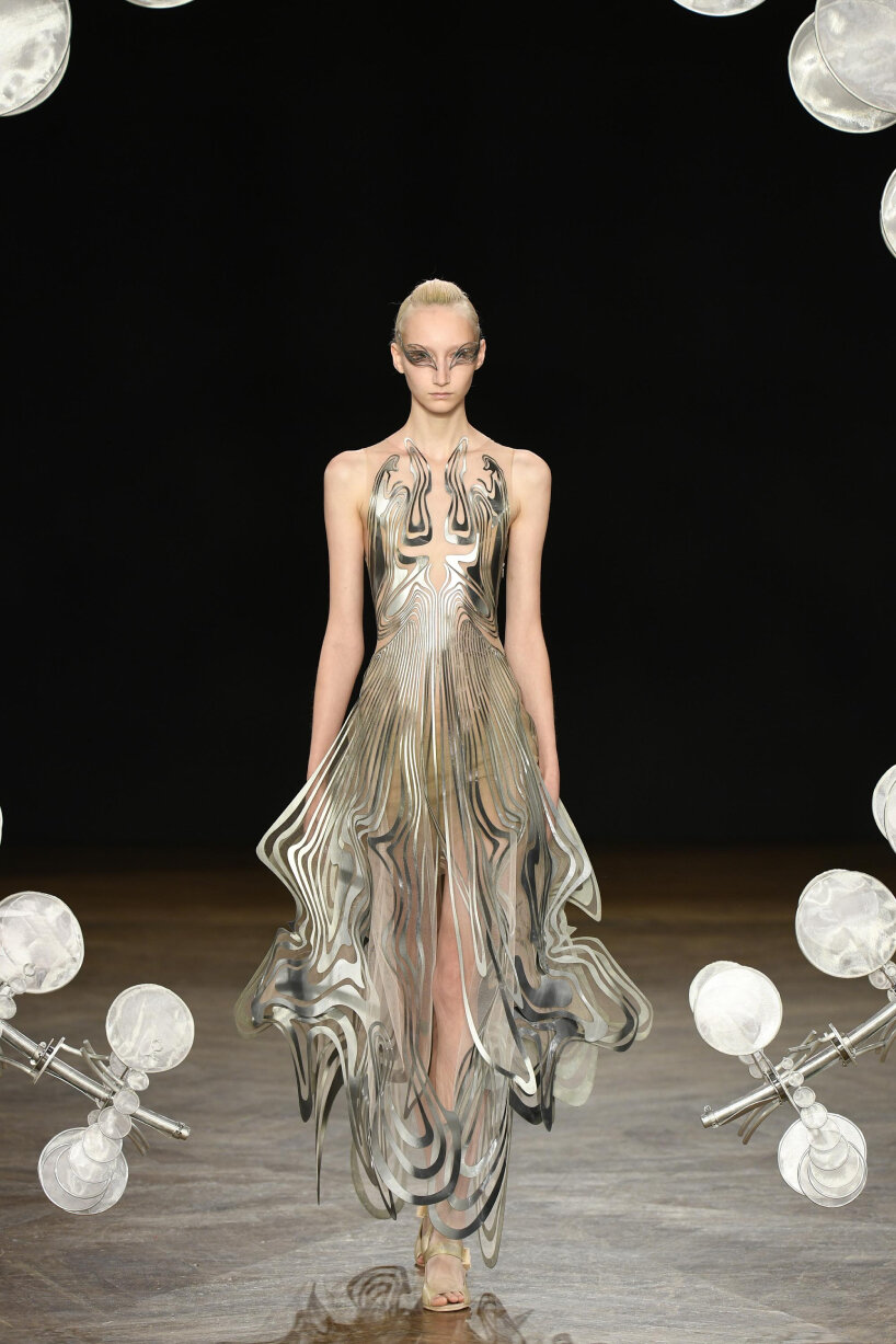 Iris van Herpen, Suminagashi dress, “Hypnosis” collection, 2019 | photo © Dominique Maitre