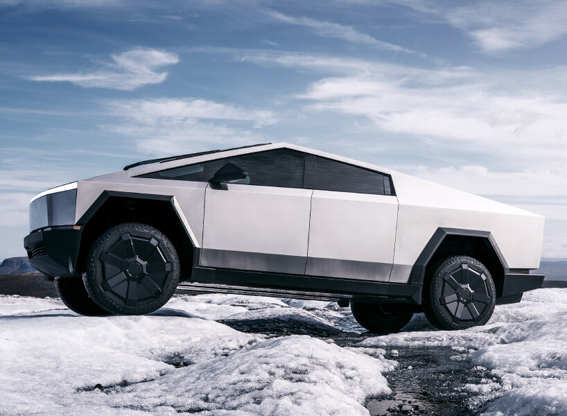 tesla cybertruck delivery