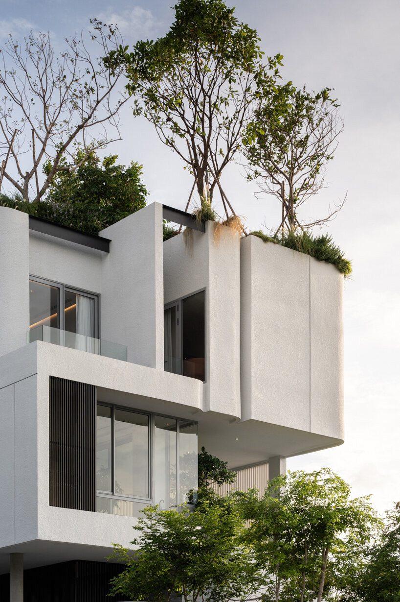 IDIN architects infuses pops of nature within urban living in bangkok