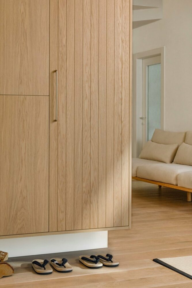 entrance hall with modern handmade Pokkuri shoes