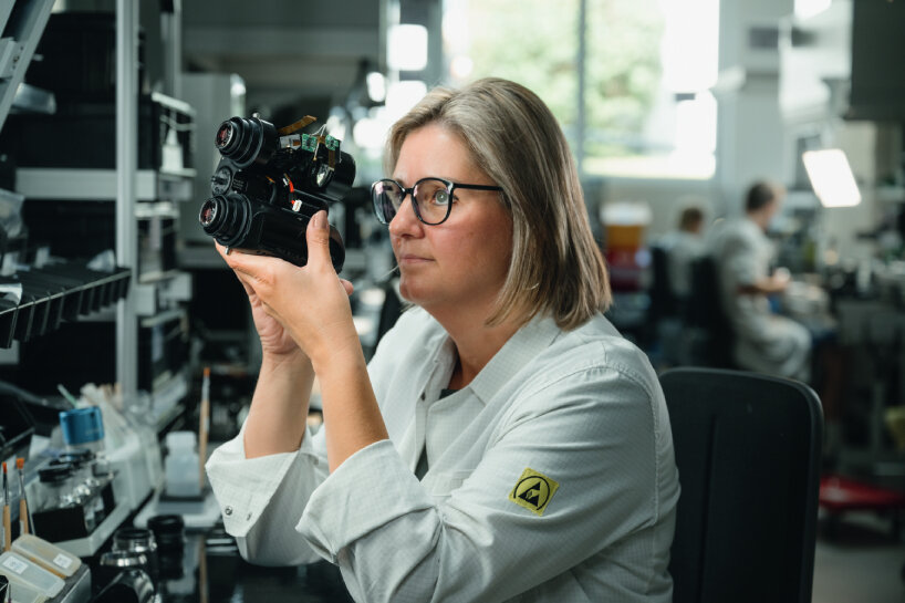 swarovski marc newson ax visio ai binoculars ces 2024