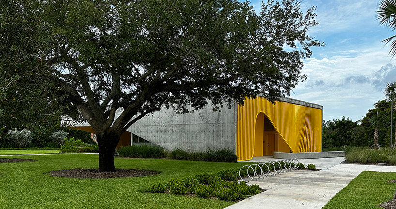 brooks + scarpa sculpts florida pavilion with yellow archways and lattice screen