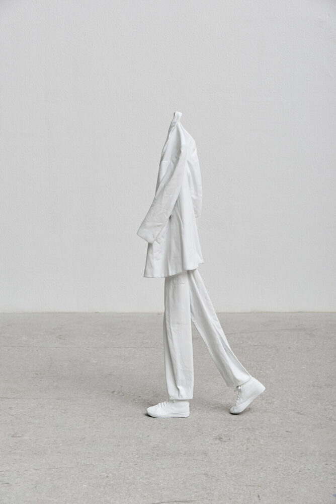 Walking Small (Substitutes) , 2024; aluminium, acrylic paint; 20kg; 100 x 15 x 40 cm; Ed. 1 of 5 + 2 AP | image © Markus Gradwohl