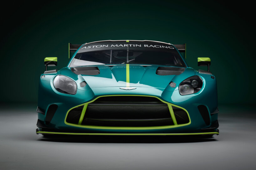 aston martin vantage car gt3