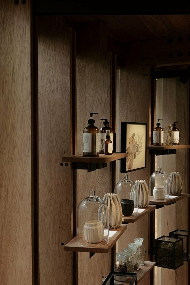 guests immerse themselves in a holistic experience alongside Xinú's distinctive products and scents