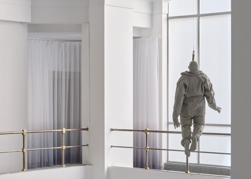 lluís alexandre casanovas blanco restores alcalá 31 exhibition hall to its original charm