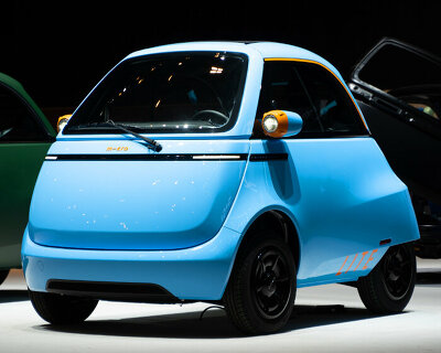 microlino lite bubble car can be driven by 14 year olds and users without a driver’s license