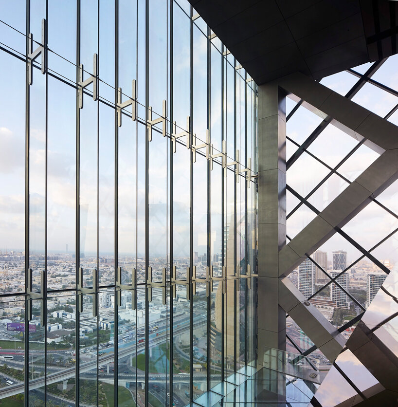 NIKKEN SEKKEI bridges dubai's new landmark with the world's longest cantilever