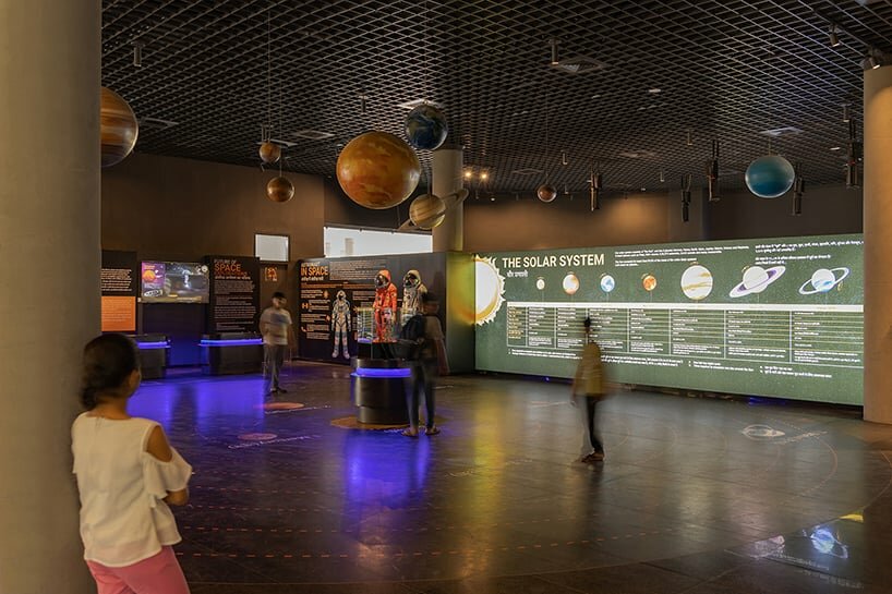 a 5D theater, interactive media, and application pods complement the immersive edutainment approach